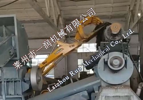  Plastic crushing and cleaning equipment